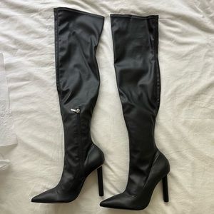 Elegant Black Over-the-Knee Boots